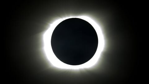 Imagen de un eclipse total de sol