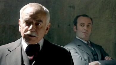 El detective Ayala interroga a Gonzalo