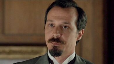 Alfredo quiere saber quién filtró la noticia sobre la ruina del Marquesado y su familia