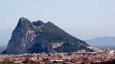 Londres convoca a Trillo por actos de la Armada española cerca de Gibraltar