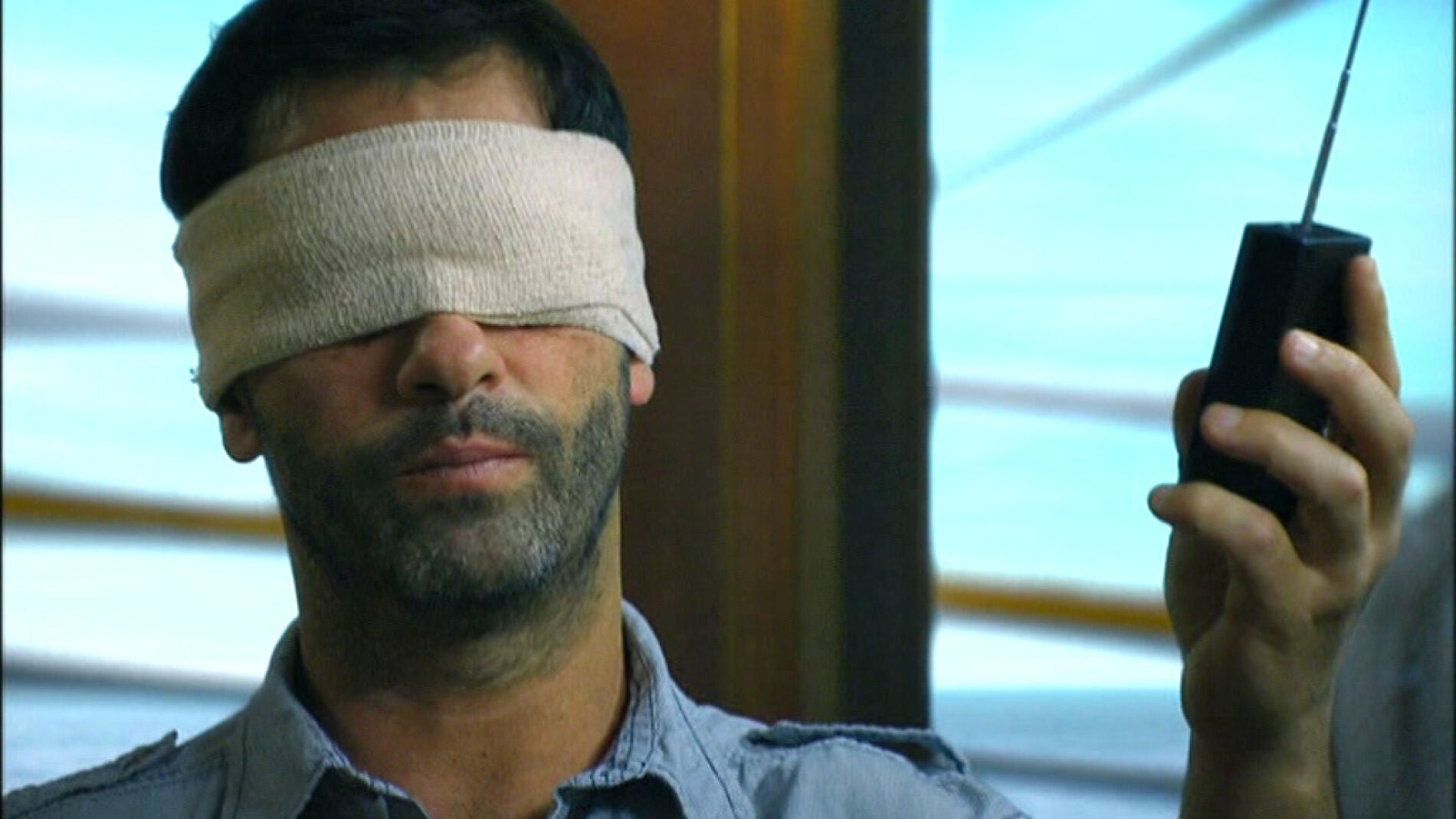 Gamboa hace saltar el barco ruso por los aires
