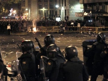 Enfrentamiento entre policía y manifestantes en Madrid