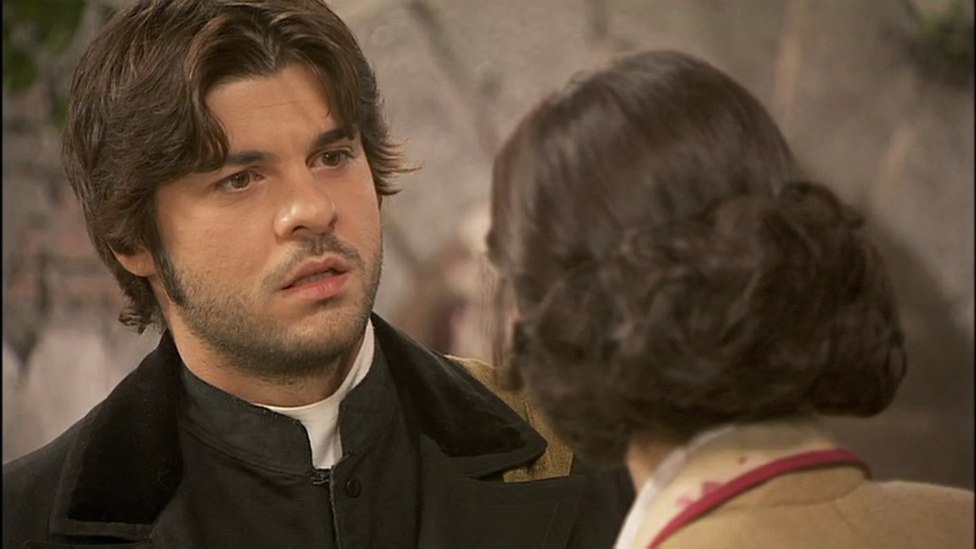 Gonzalo le pide a María que no se case