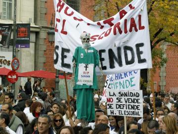 La 'Marea blanca' por las calles de Madrid el pasado 18 de noviembre La 'Marea blanca' por las calles de Madrid el pasado 18 de noviembre
