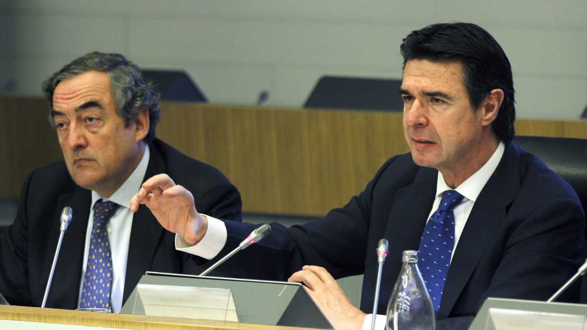 El ministro de Industria, Jos&eacute; Manuel Soria, y el presidente de la CEOE, Juan Rosell.