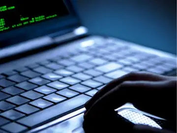 Un ordenador conectado a Internet Un ordenador conectado a Internet