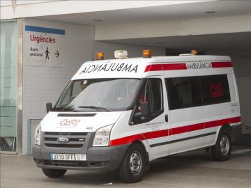 Imagen de una ambulancia de Barcelona