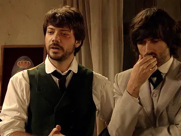 Adolfo y Raúl se pelean por Sara Adolfo y Raúl se pelean por Sara