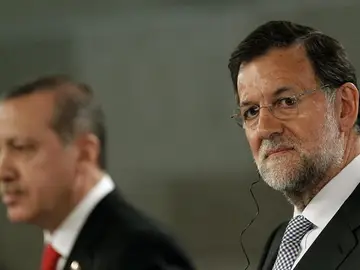 El presidente del Gobierno, Mariano Rajoy (d), junto al primer ministro turco, Recep Tayyip Erdogan El presidente del Gobierno, Mariano Rajoy (d), junto al primer ministro turco, Recep Tayyip Erdogan