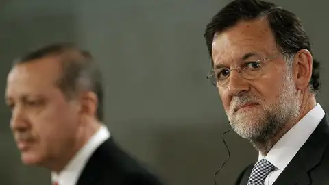 El presidente del Gobierno, Mariano Rajoy (d), junto al primer ministro turco, Recep Tayyip Erdogan El presidente del Gobierno, Mariano Rajoy (d), junto al primer ministro turco, Recep Tayyip Erdogan