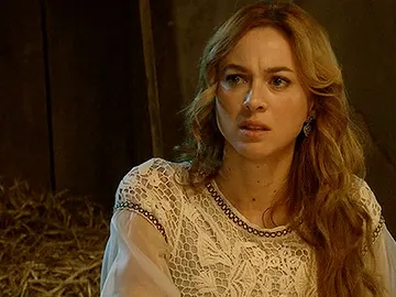 Sara cuenta la verdad de La Garduña a su banda Sara cuenta la verdad de La Garduña a su banda