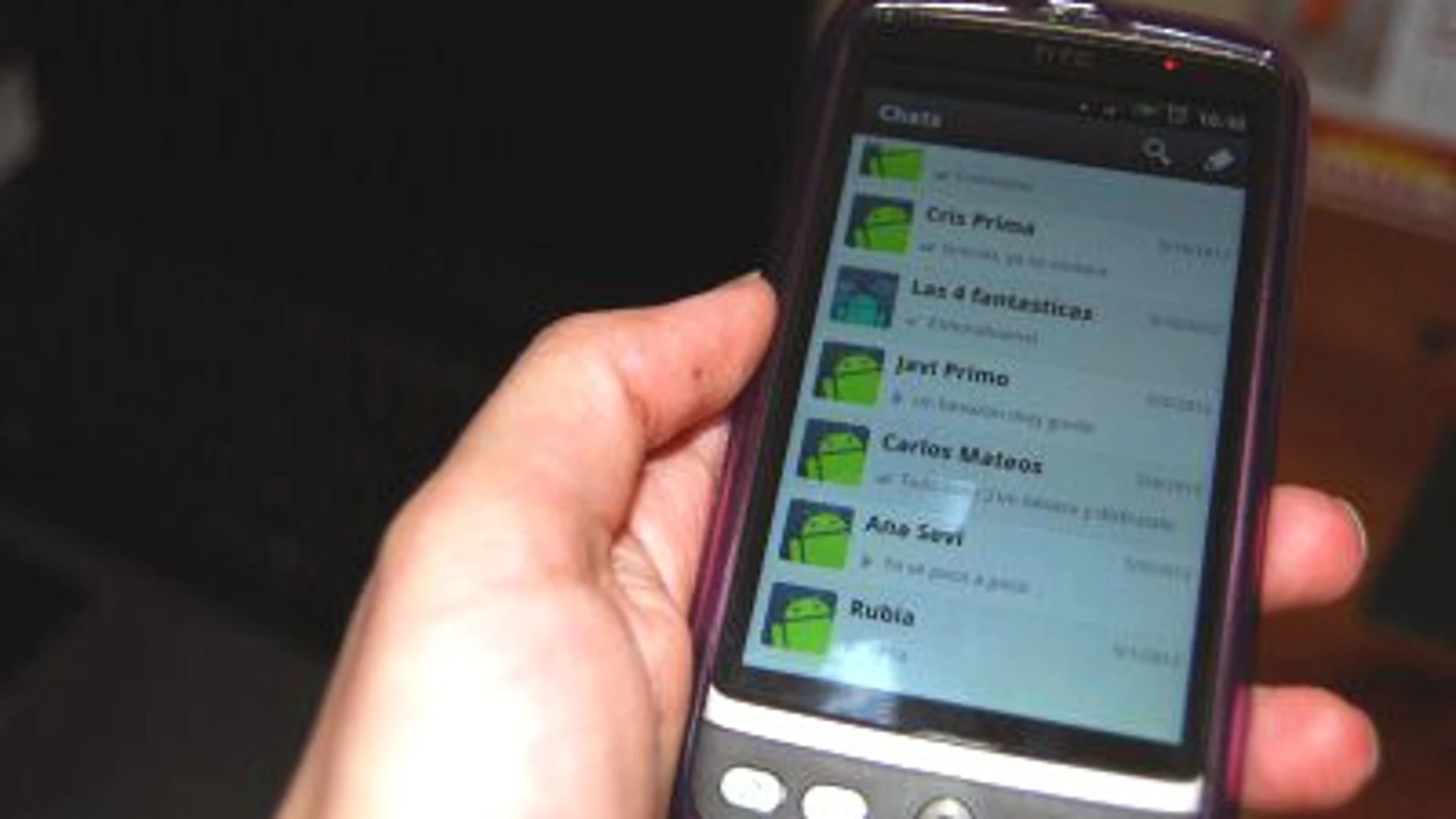 Móvil usando whatsapp Móvil usando whatsapp