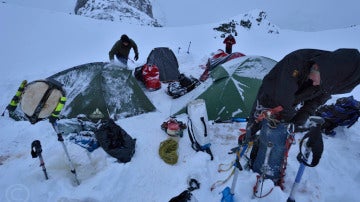El campamento en las proximidades del glaciar