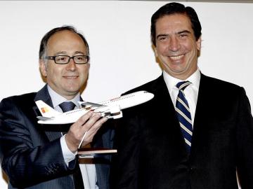 El consejero delegado de Iberia Express, Luis Gallego, y el consejero delegado de Iberia, Rafael Sánchez-Lozano