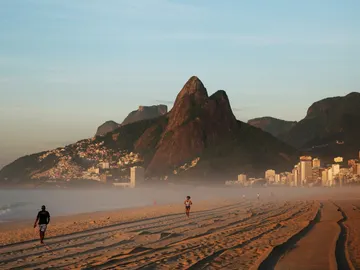 Bajo el amanecer de la playa de Ipanema (05-12-2012) Bajo el amanecer de la playa de Ipanema (05-12-2012)