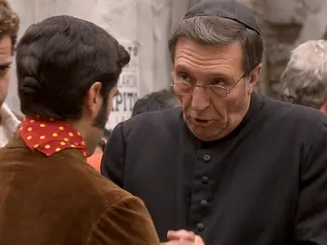 El padre Damián convence a Lucero para que se presente a alcalde El padre Damián convence a Lucero para que se presente a alcalde