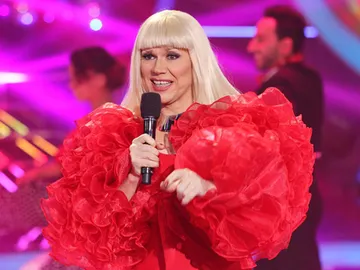 Santiago imita a Raffaella Carrà Santiago imita a Raffaella Carrà