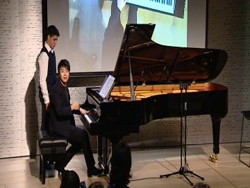 Lang Lang dando una clase magistral de piano