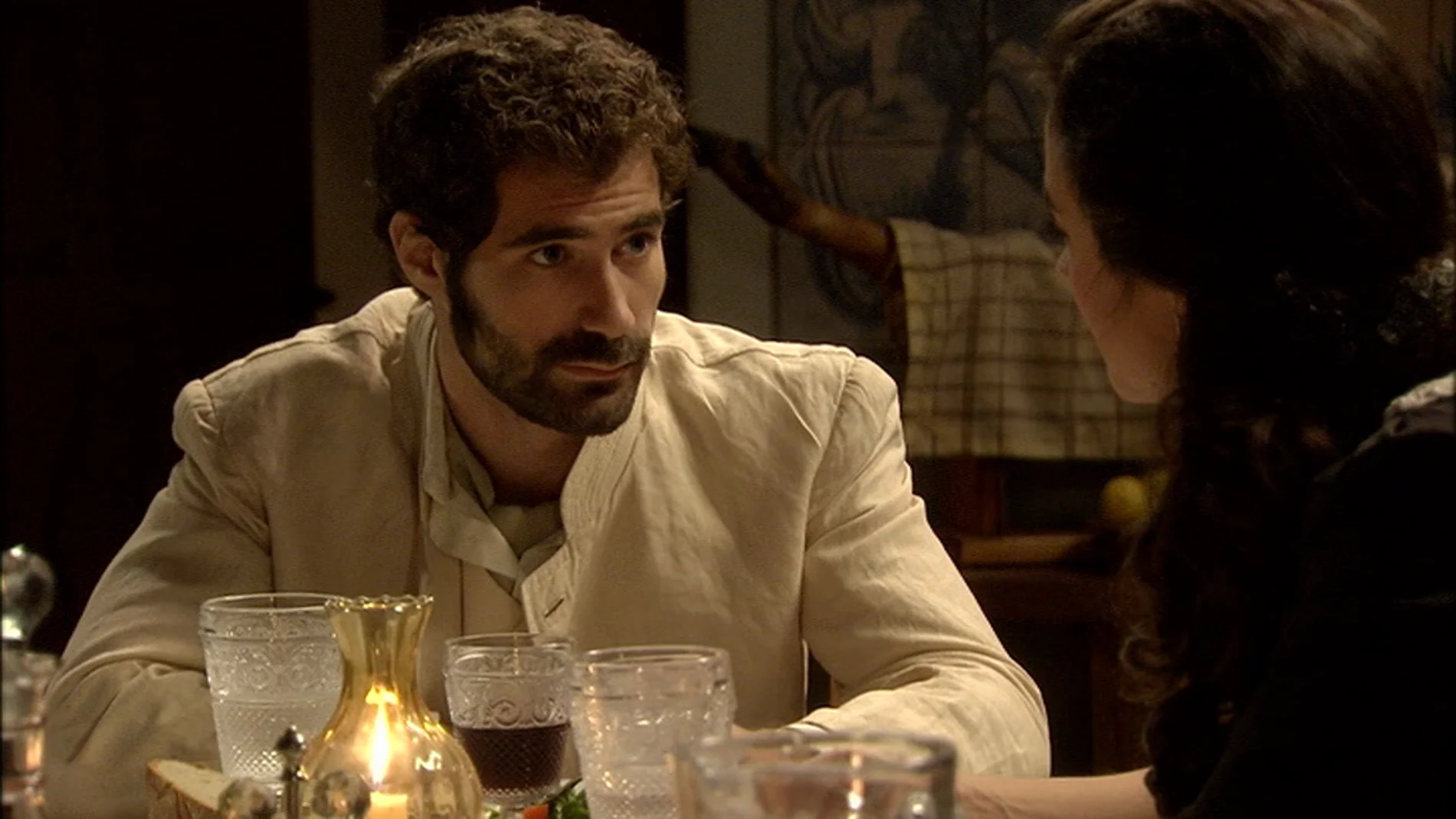 Julio pide a Sofía que supere la muerte de sus padres