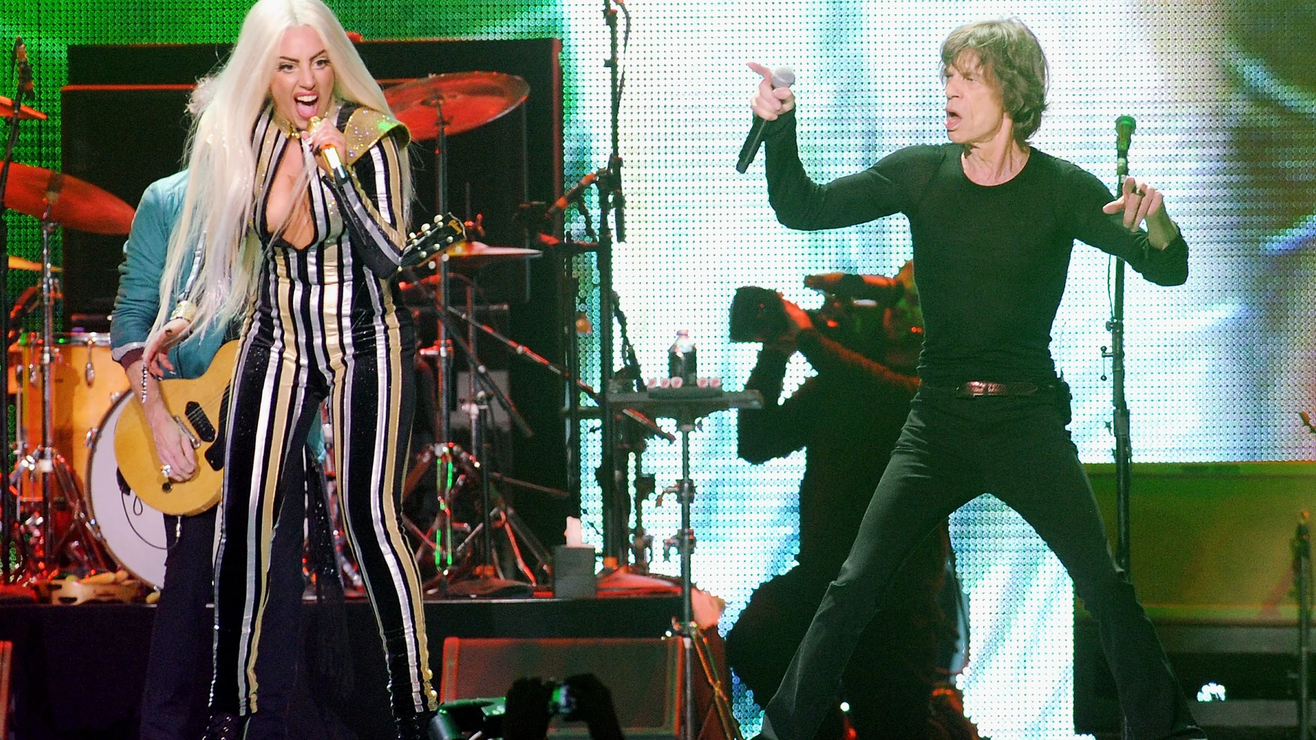 Lady gaga y Mick Jagger juntos en el escenario Lady gaga y Mick Jagger juntos en el escenario