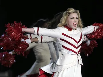 Madonna en uno de sus conciertos de la gira 'MDNA'. Madonna en uno de sus conciertos de la gira 'MDNA'.