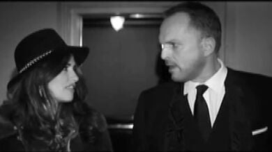 Miguel Bosé estrena el videoclip 'Decirnos adiós' en el que aparece con Penélope Cruz