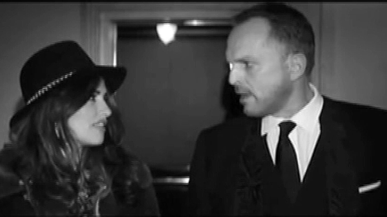 Miguel Bosé estrena el videoclip 'Decirnos adiós' en el que aparece con Penélope Cruz
