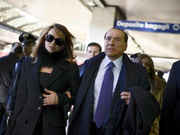 Berlusconi, junto con su novia