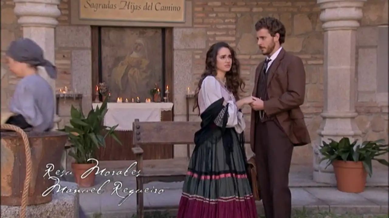 María y Andrés van al convento en busca de Candela