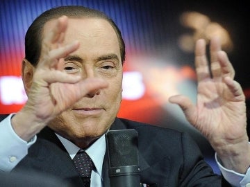 Berlusconi durante una entrevista