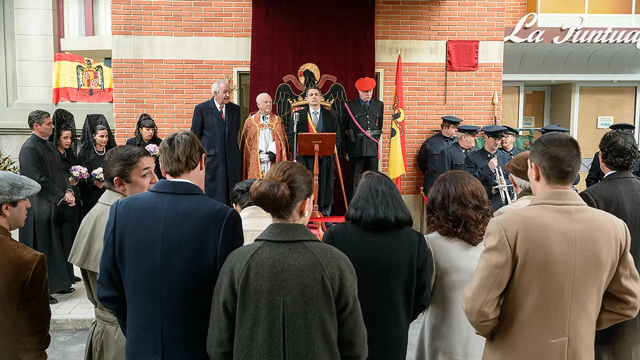 Inauguran la renovada Plaza de los Frutos