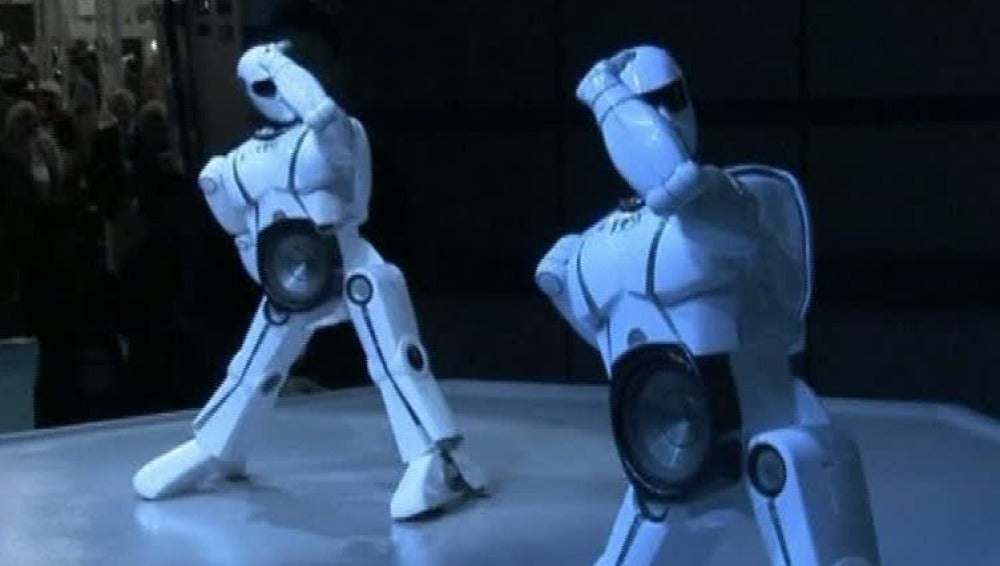 Robots bailones en la Feria CES