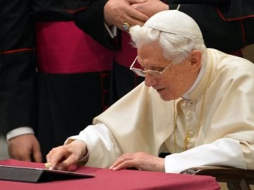 Se cumple un mes del primer tuit del Papa Se cumple un mes del primer tuit del Papa