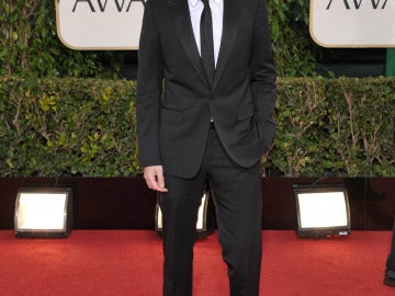 Robert Pattinson, muy solito en la alfombra roja