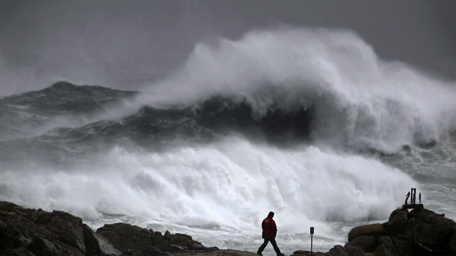 Alerta por fuerte oleaje en Galicia Alerta por fuerte oleaje en Galicia