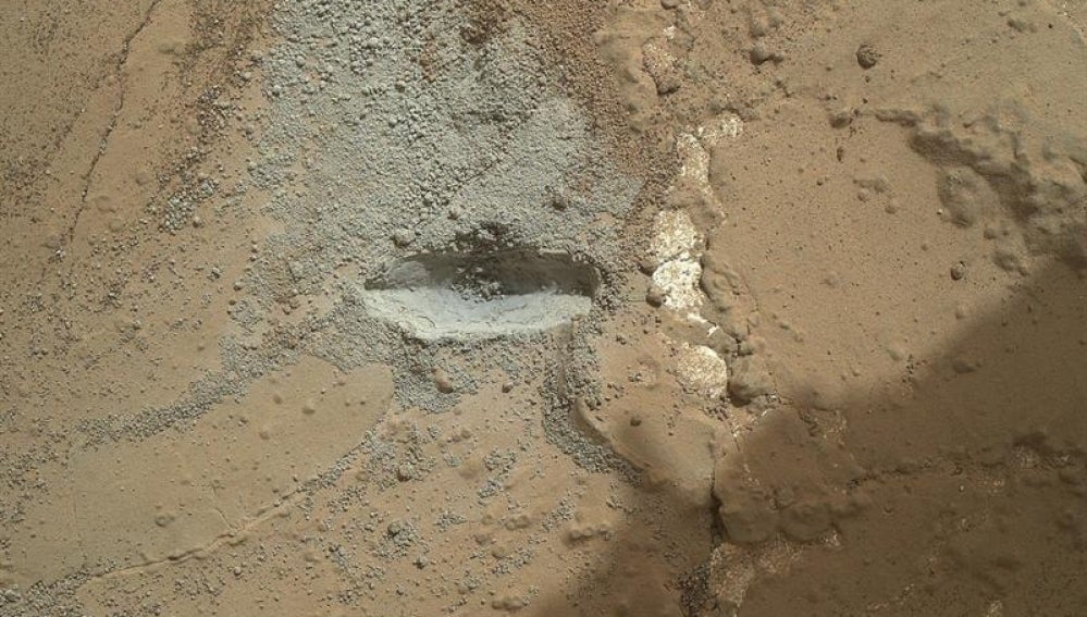 Marca de la perforación realizada por el 'Curiosity'