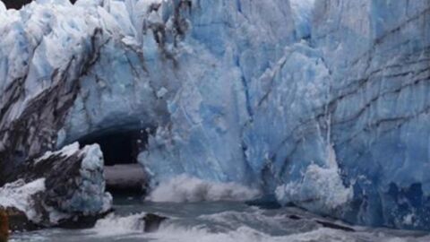 El puente del glaciar Perito Moreno se derrumba por sorpresa
