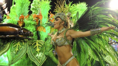 Lujo, color y mucha samba en el cierre de desfiles del Carnaval de Brasil