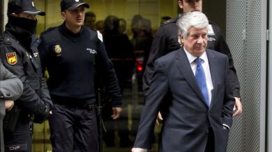 Arturo Fernández comunica en la CEOE que se tomará un tiempo de 
