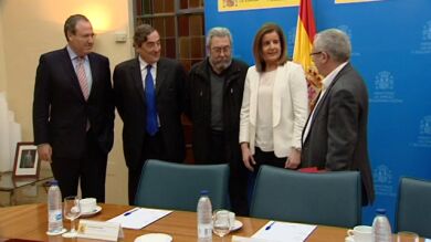 Gobierno, sindicatos y patronal buscan soluciones contra el paro juvenil