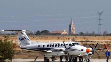 Una avioneta hace los primeros vuelos de prueba en el aeropuerto de Castellón