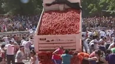 La Tomatina cruza el Atlántico y llega hasta Chile