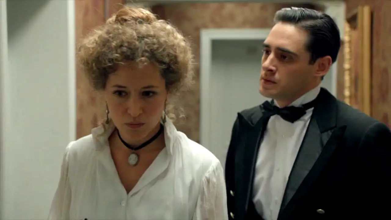 Andrés interroga a Belén