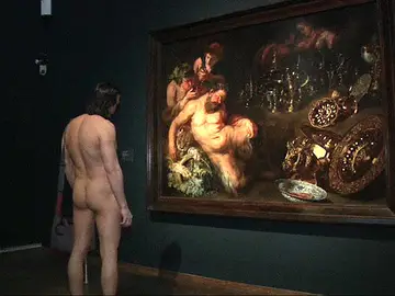 Turista desnudo en un museo de Viena Turista desnudo en un museo de Viena
