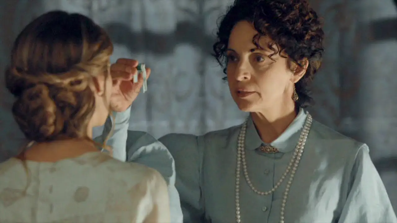 Doña Teresa es la asesina de Don Carlos
