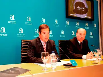 El diputado de Cultura Juan Bautista Roselló y el director de Comunicación del Grupo Planeta Carlos Creuheras El diputado de Cultura Juan Bautista Roselló y el director de Comunicación del Grupo Planeta Carlos Creuheras