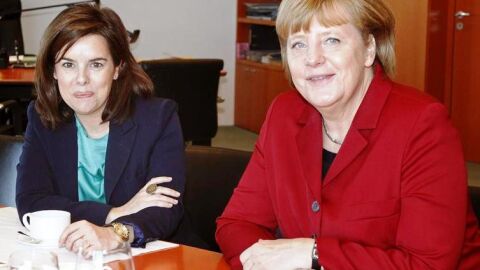 S&aacute;enz de Santamar&iacute;a trata con Merkel sobre las reformas espa&ntilde;olas