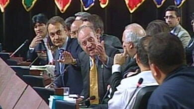 PP y PSOE abogan por una transición el marco de la Constitución tras la muerte de Chávez