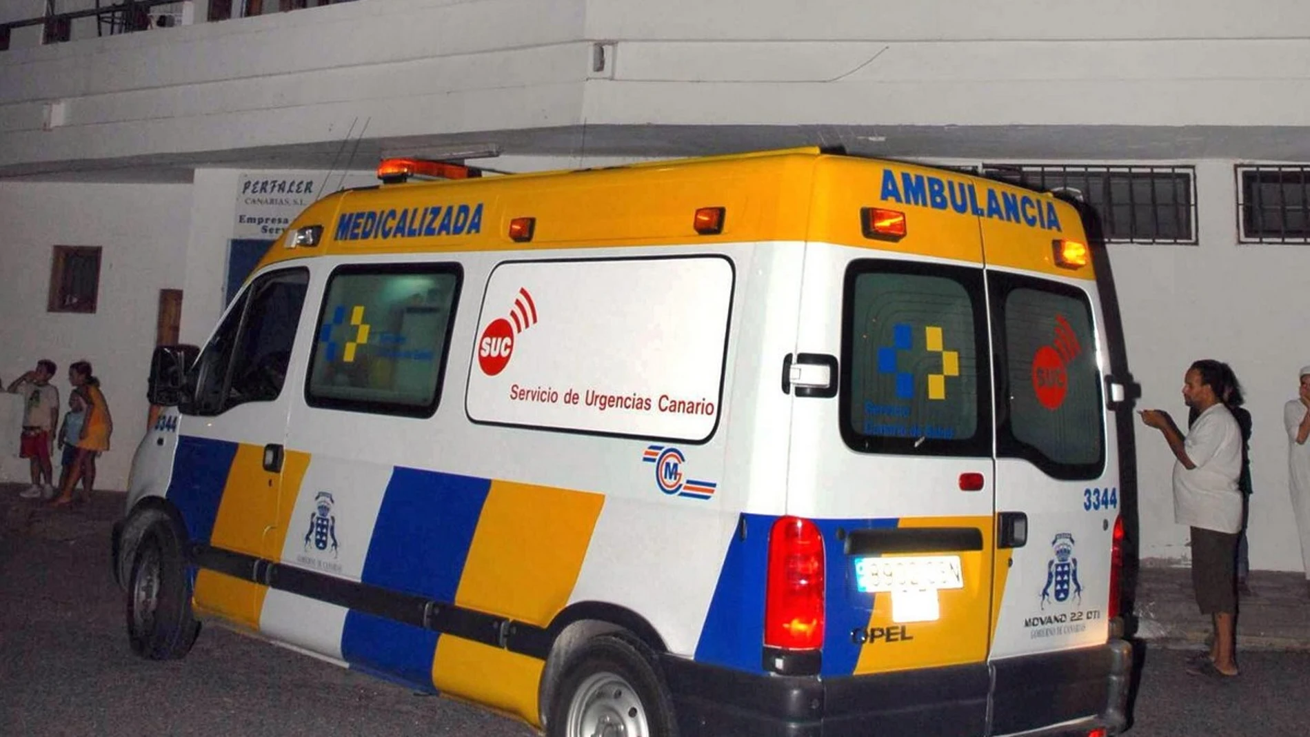 Ambulancia del servicio de urgencias canario. Ambulancia del servicio de urgencias canario.