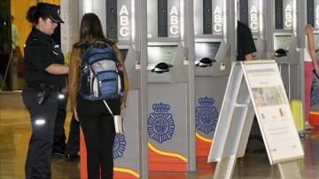 Control de pasaportes en Barajas